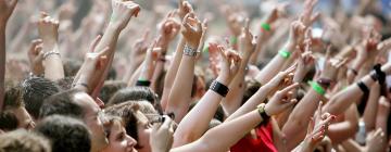 Festivals, concerts, événements : le tourisme festivalier qui fait vibrer la Gen Z